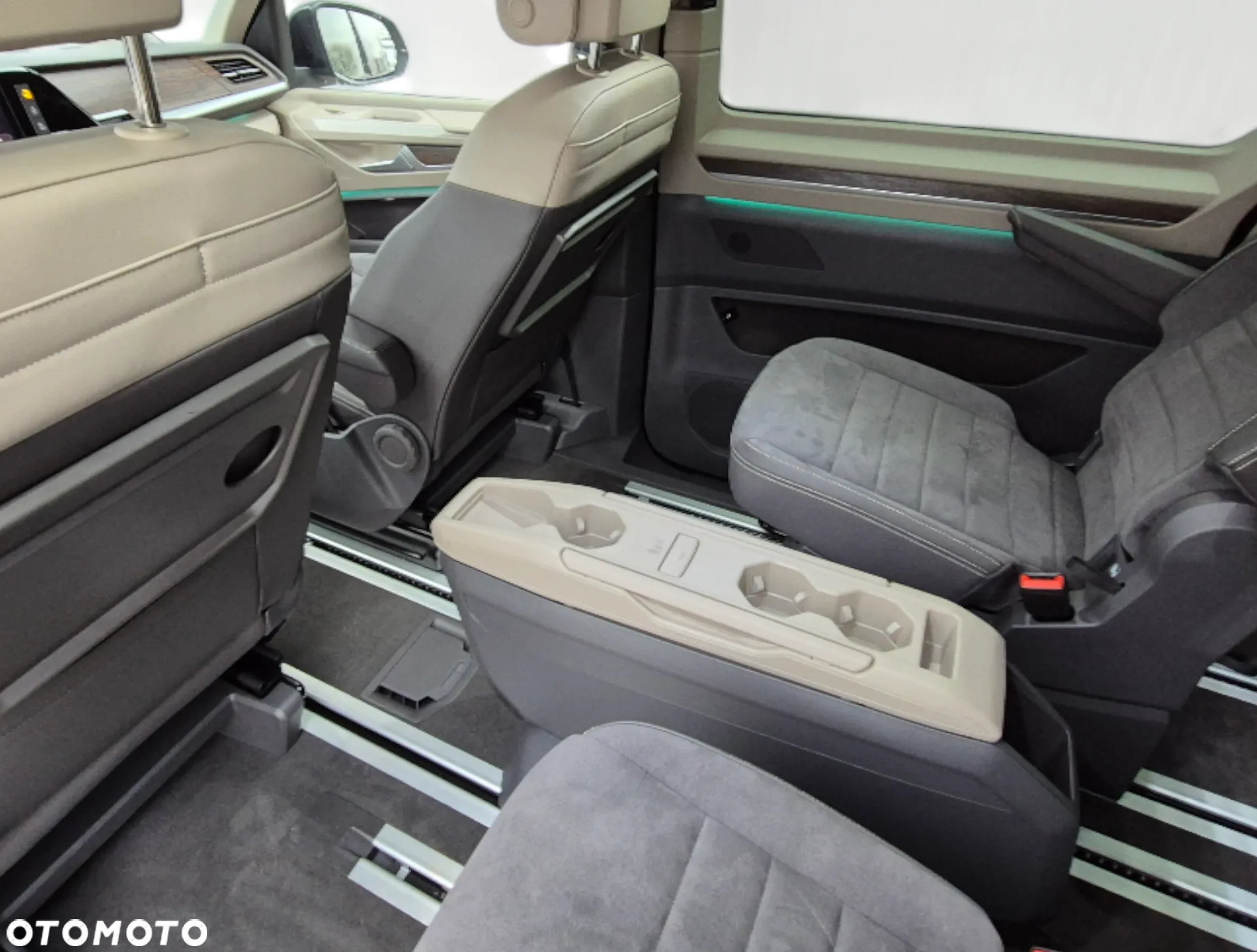 Volkswagen Multivan 2.0 TDI L2 Style DSG - 23