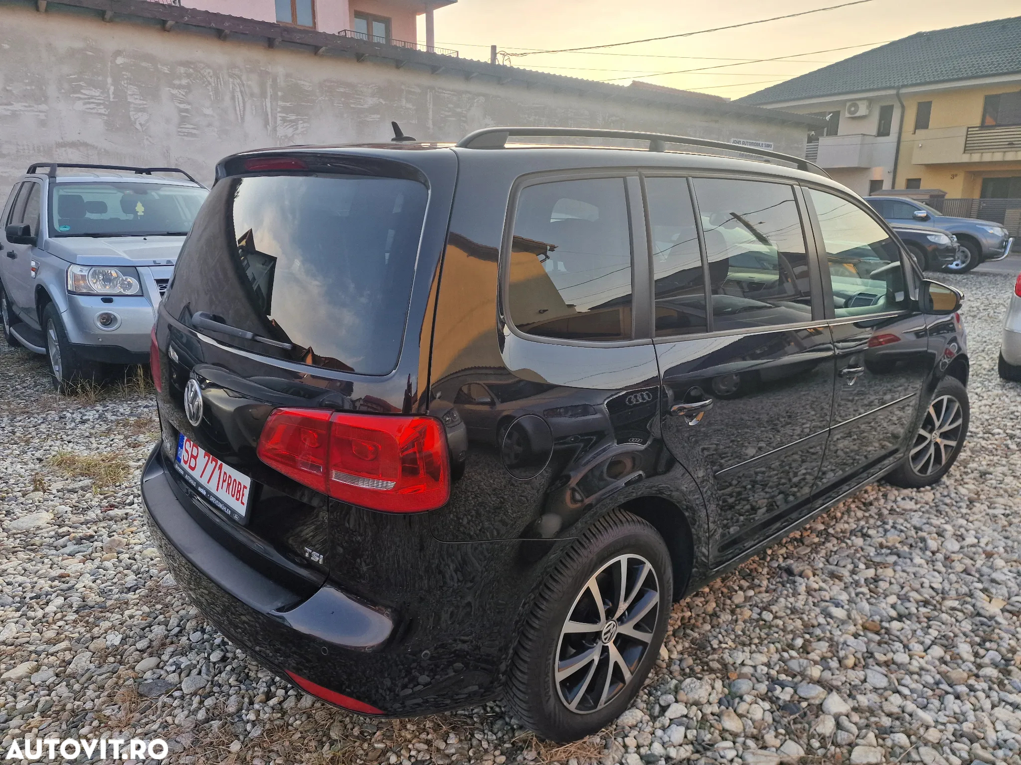Volkswagen Touran 1.4 TSI (BlueMotion Technology) Comfortline - 3