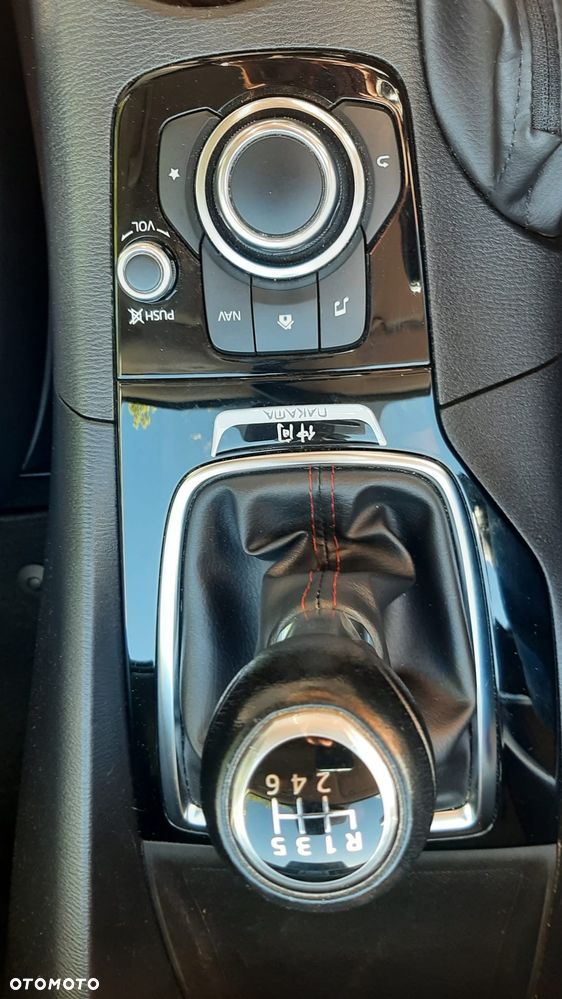 Mazda 3 SKYACTIV-G 120 NAKAMA - 28