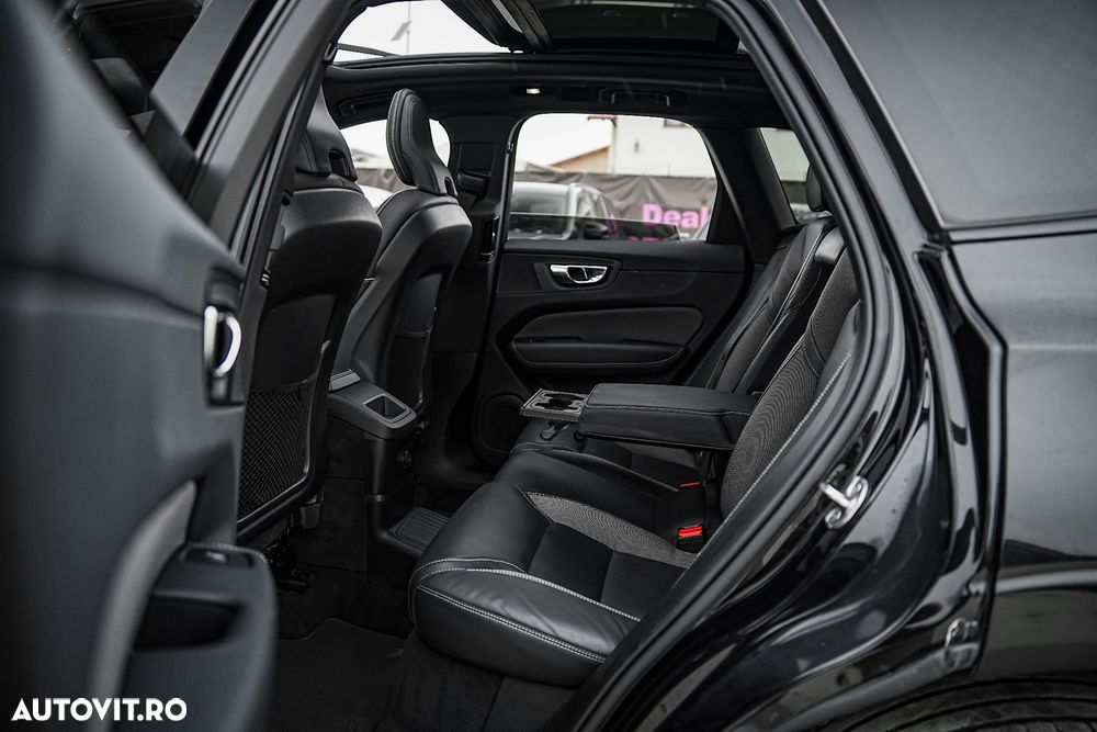 Volvo XC 60 Recharge T6 Twin Engine eAWD R-Design Expression - 13