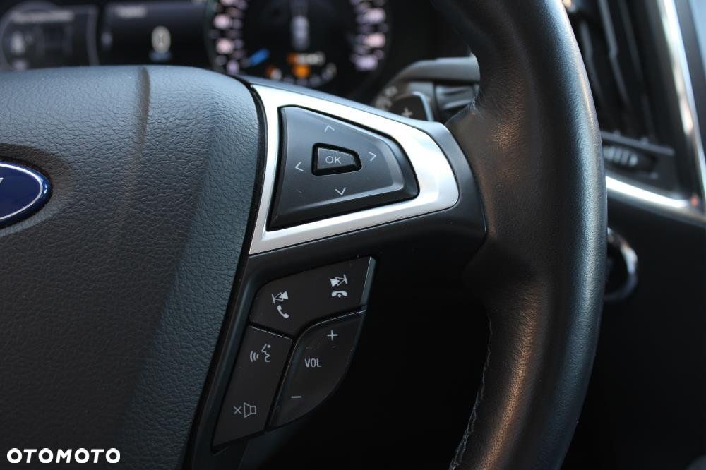Ford S-Max - 17