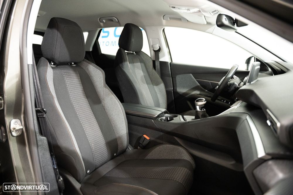 Peugeot 3008 1.2 PureTech Allure - 24