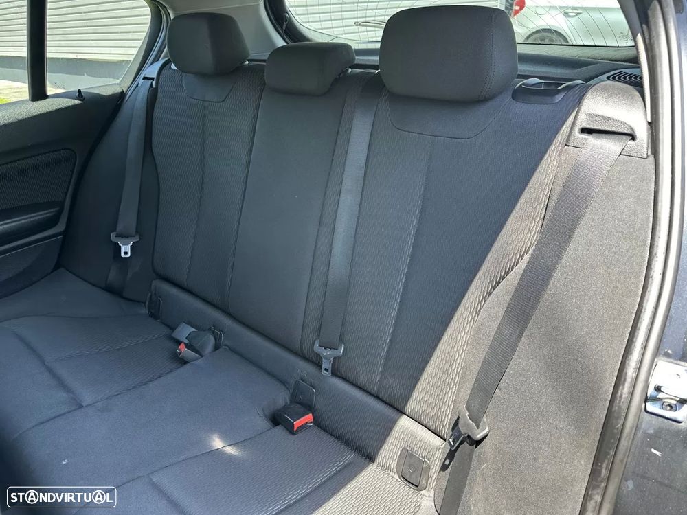 BMW 118 d Aut. Sport Line - 34