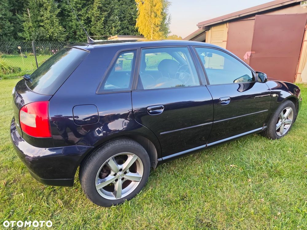 Audi A3 Sportback 1.8T Ambiente - 5