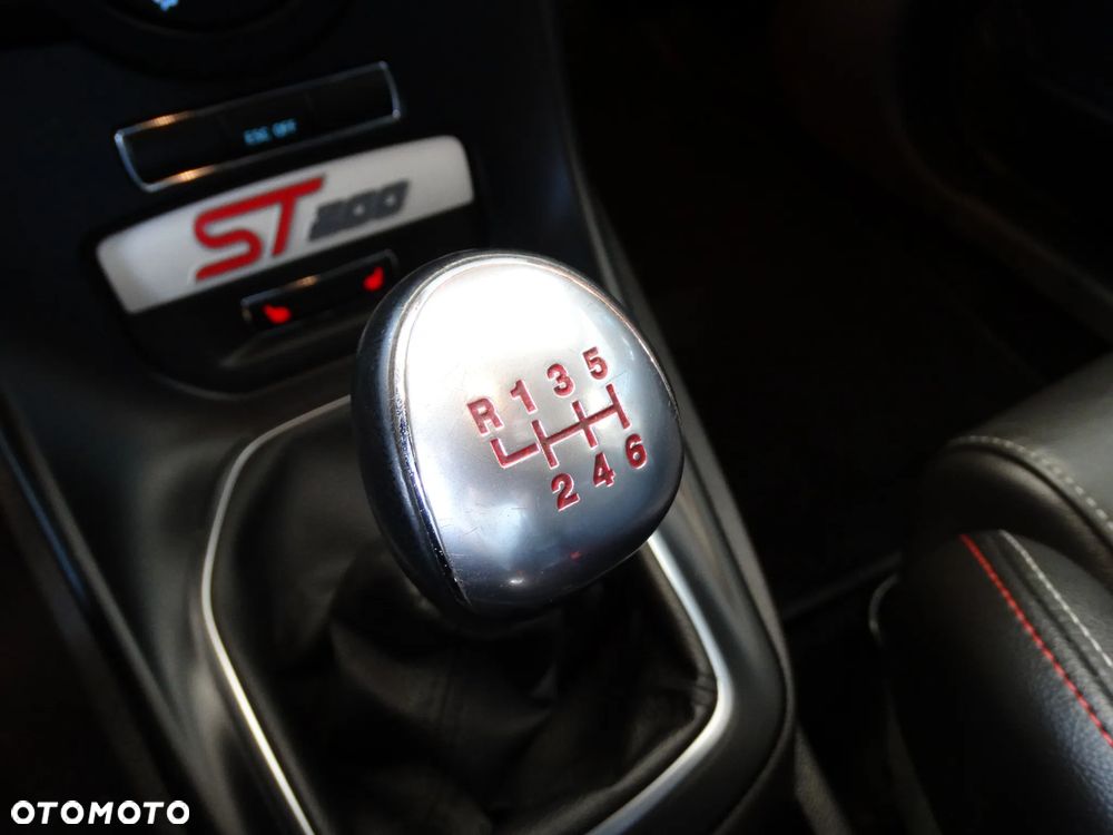 Ford Fiesta 1.6 EcoBoost ST200 - 26