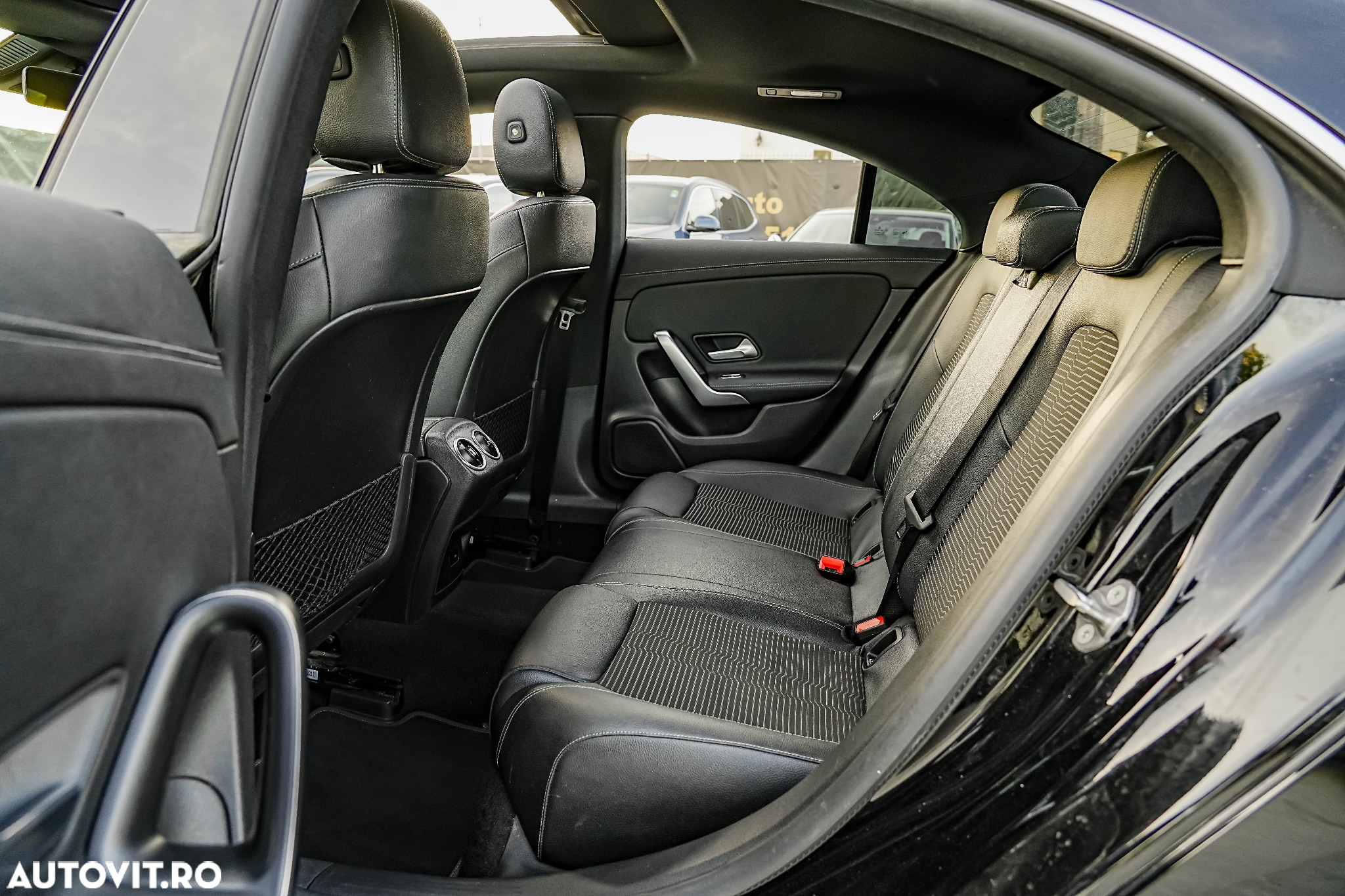 Mercedes-Benz CLA 180 7G-DCT Special Edition - 21