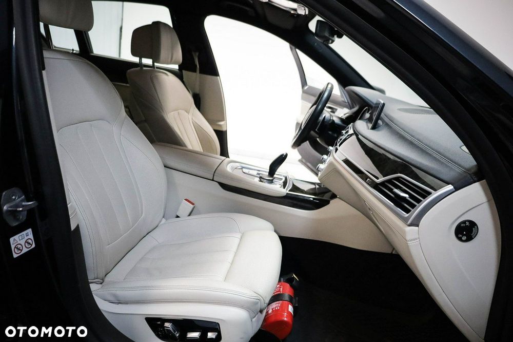 BMW Seria 7 - 28