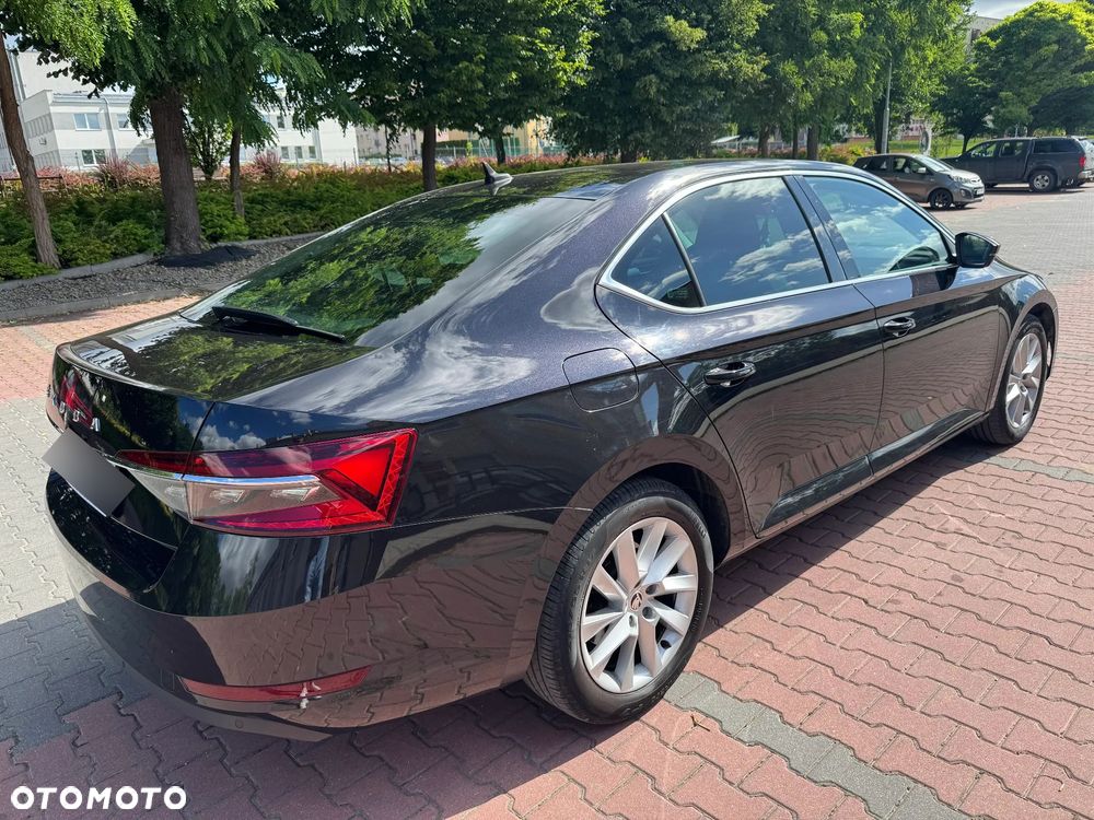 Skoda Superb 2.0 TDI SCR Ambition DSG - 2