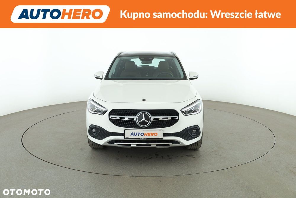 Mercedes-Benz GLA - 11