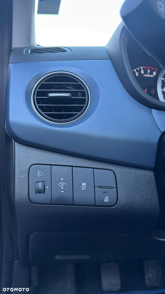 Hyundai i10 1.0 Premium - 10