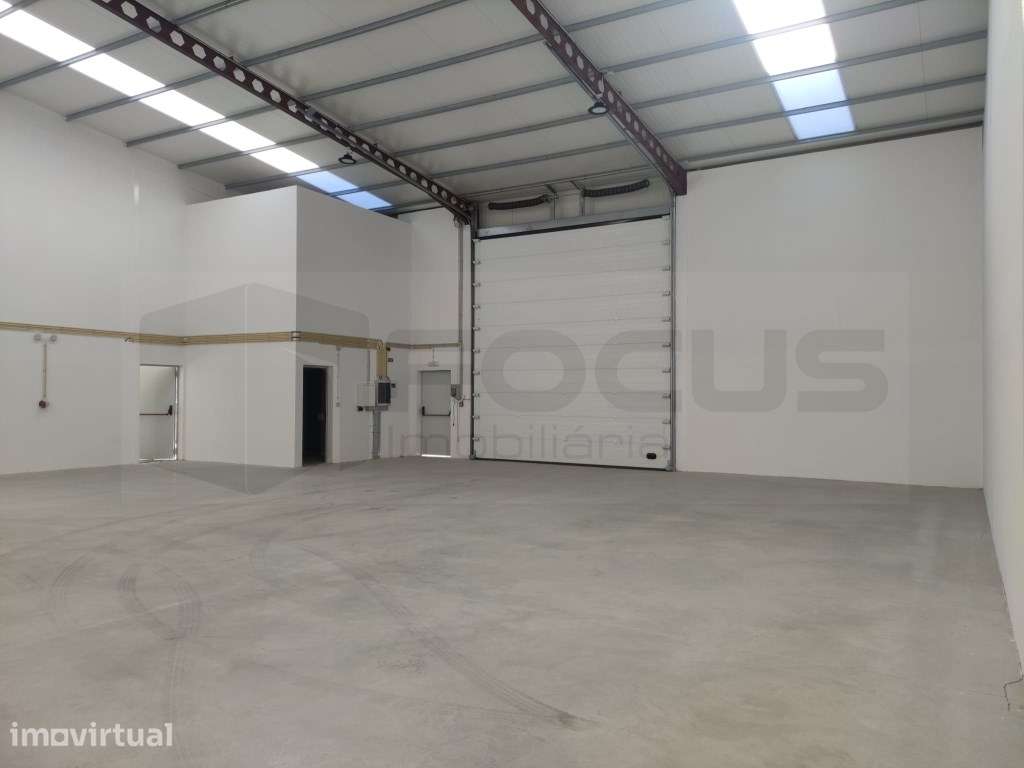Armazém para arrendamento - Zona industrial Esgueira - Grande imagem: 3/17