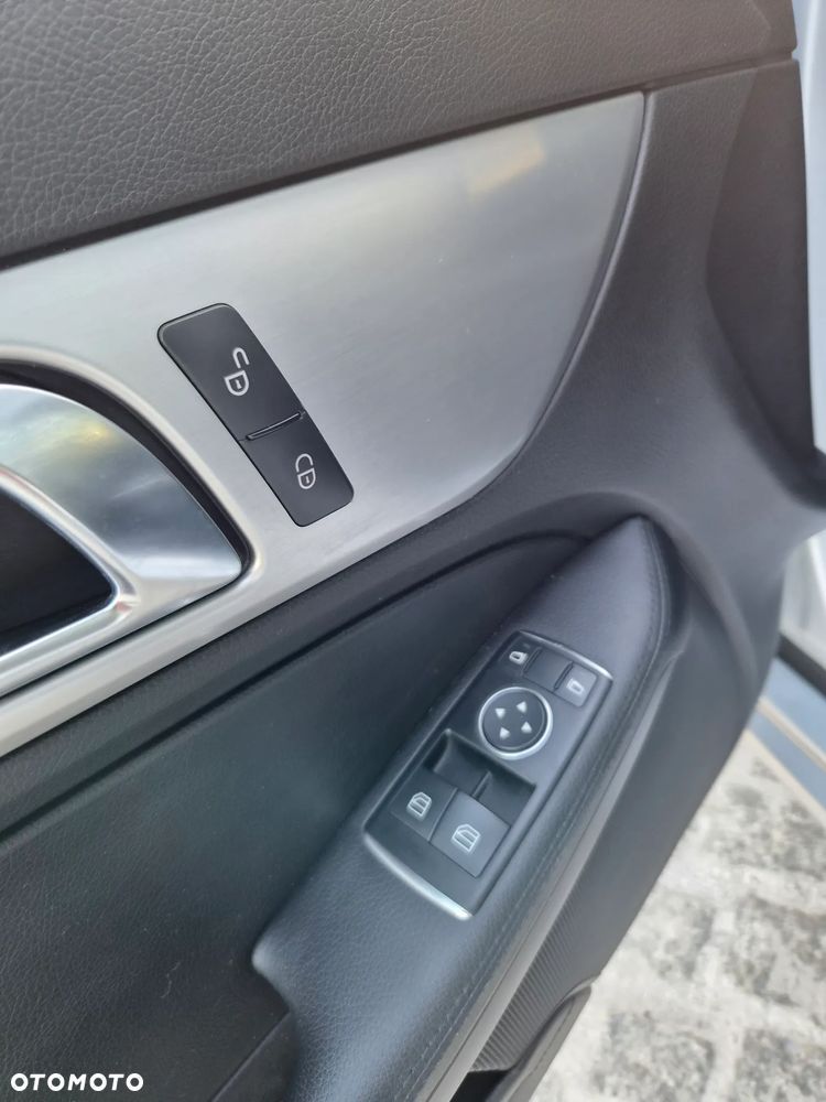 Mercedes-Benz SLK - 25