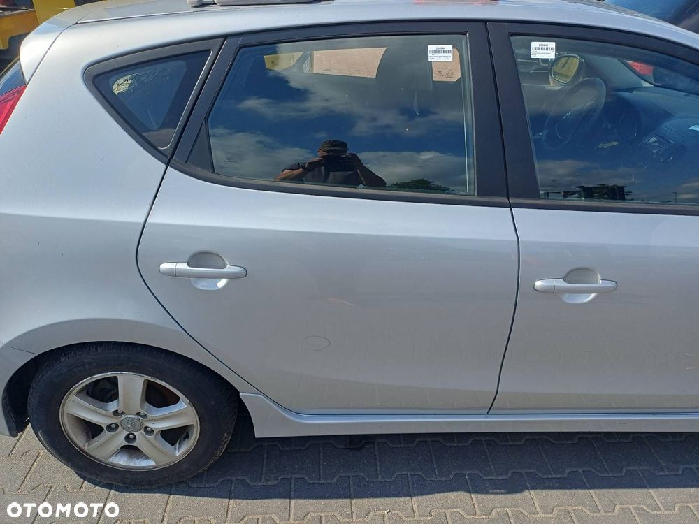 DRZWI KOMPLETNE PRAWY TYŁ HYUNDAI I30 I LIFT 2R HATCHBACK - 1