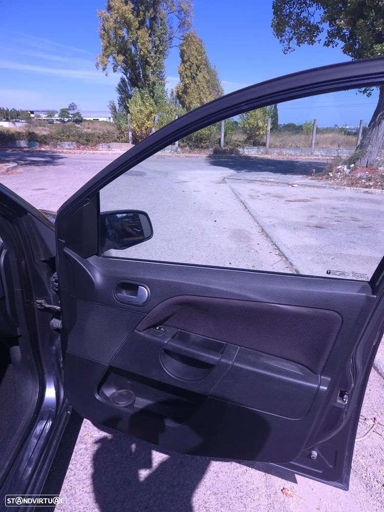 Ford Fiesta 1.25 Trend - 10