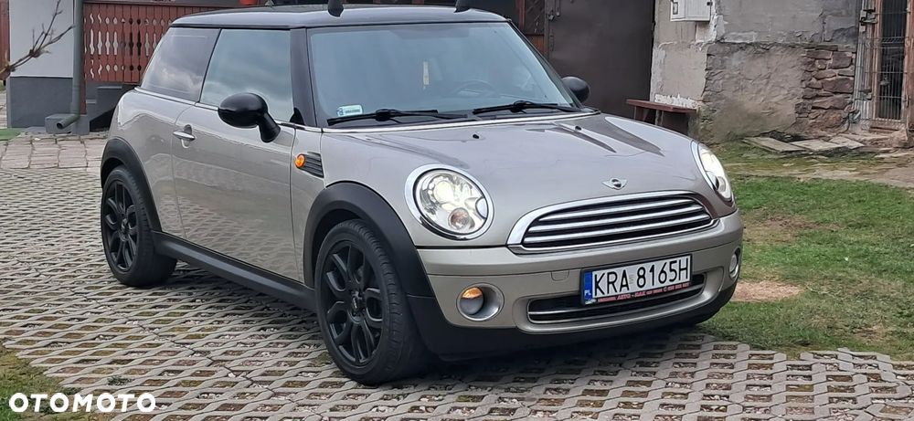 MINI Cooper Standard - 1