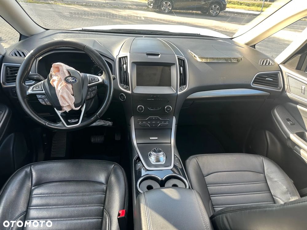 Ford Galaxy - 10
