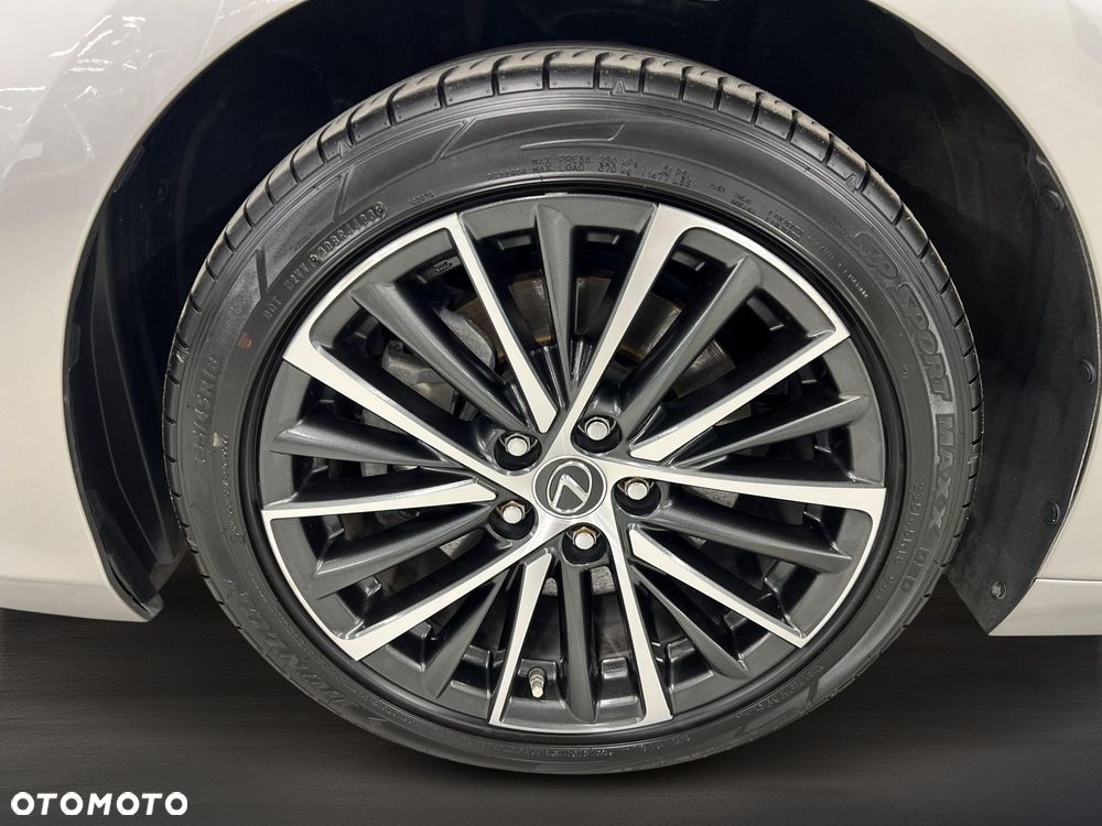 Lexus ES 300h Business Edition - 22