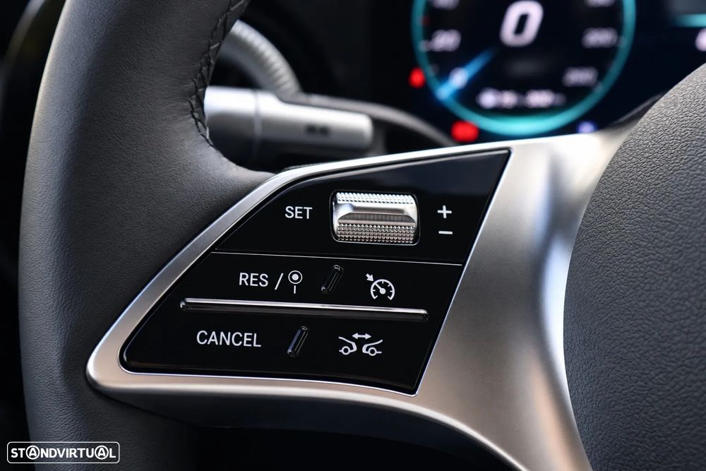 Mercedes-Benz CLA 180 Standard - 35