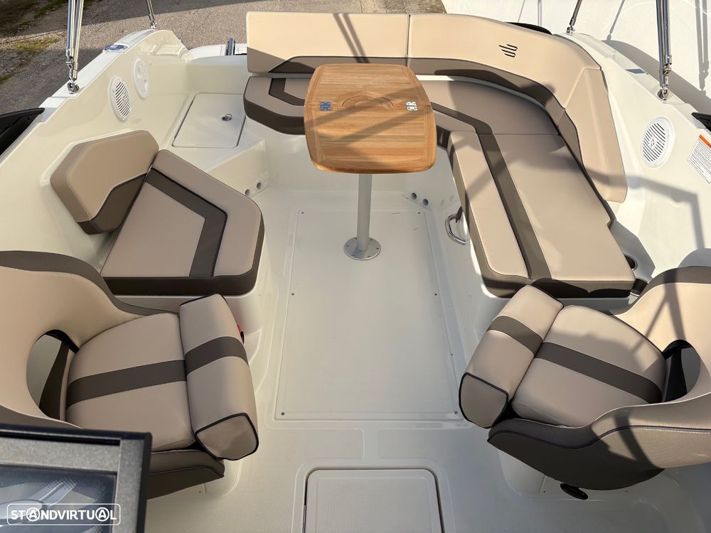 Bayliner V20 OB - 38