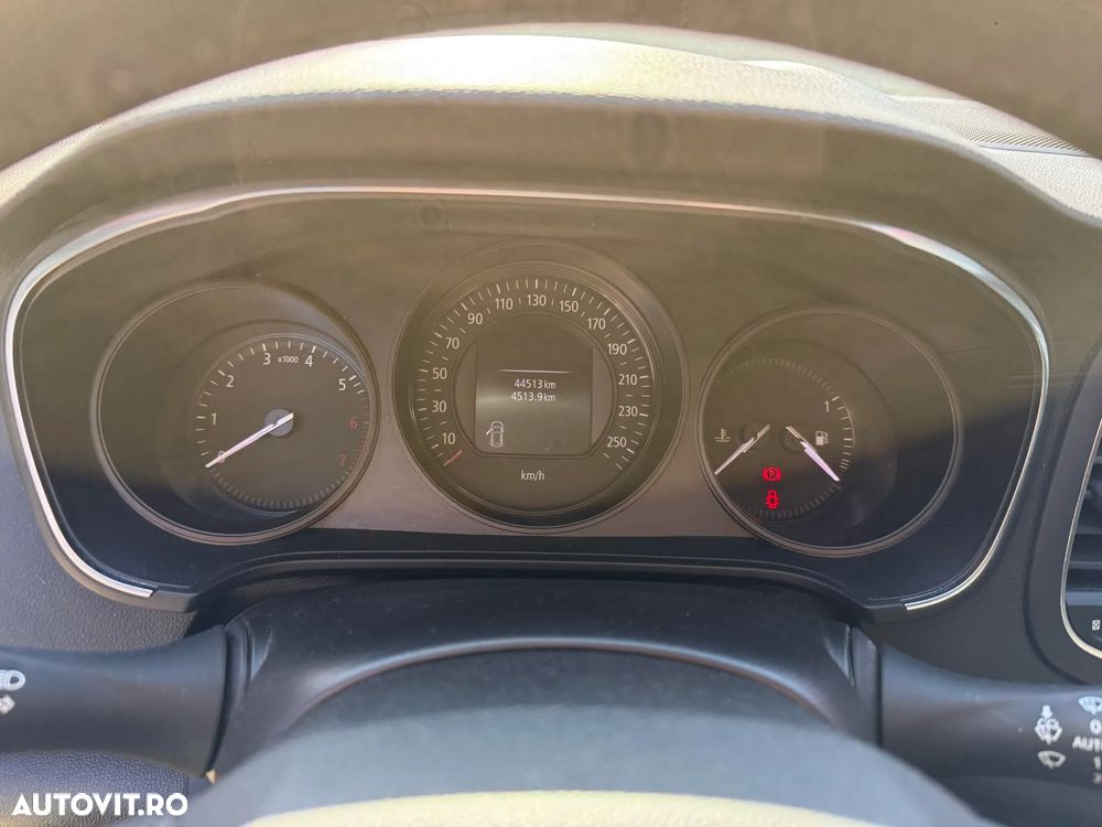 Renault Megane TCE GPF Zen - 8