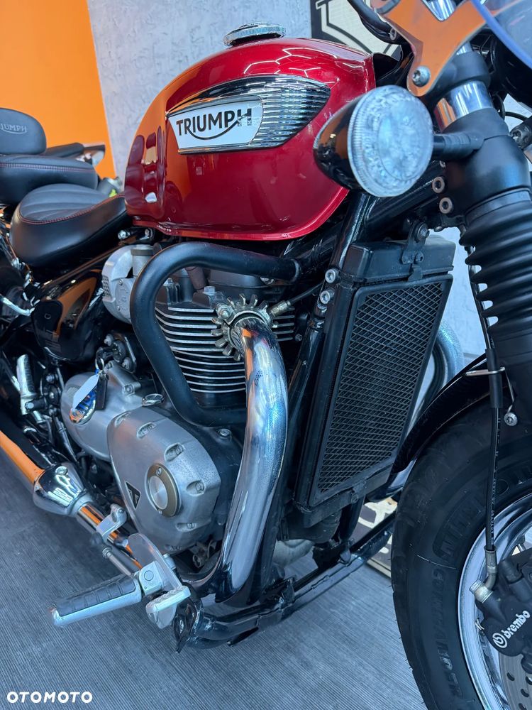 Triumph Bonneville - 12