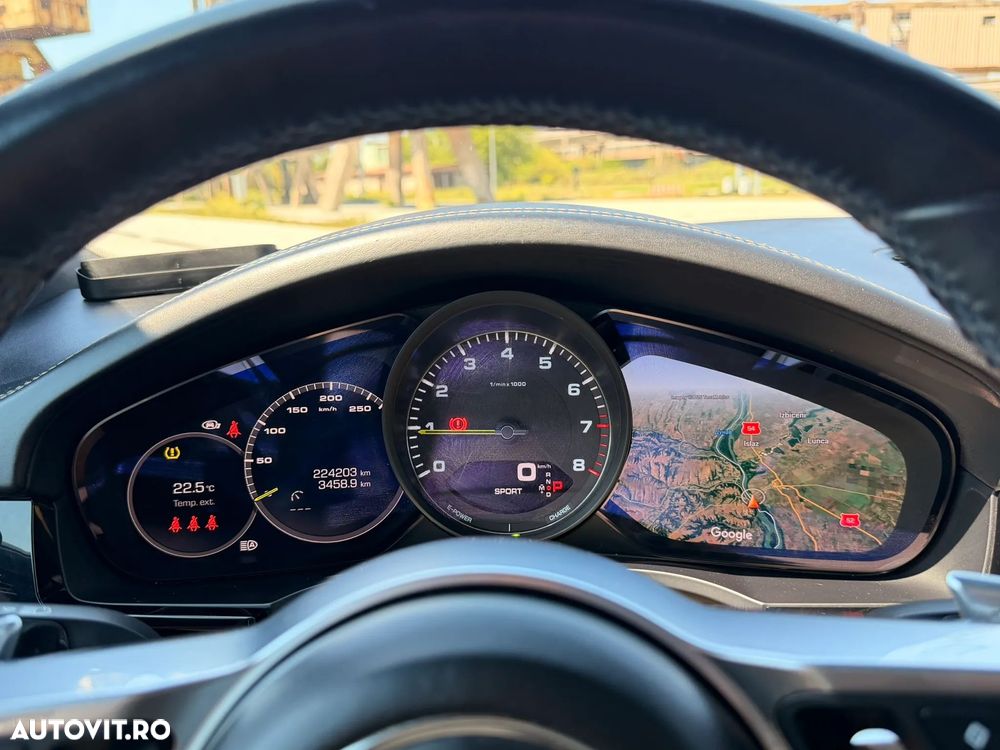 Porsche Cayenne - 15