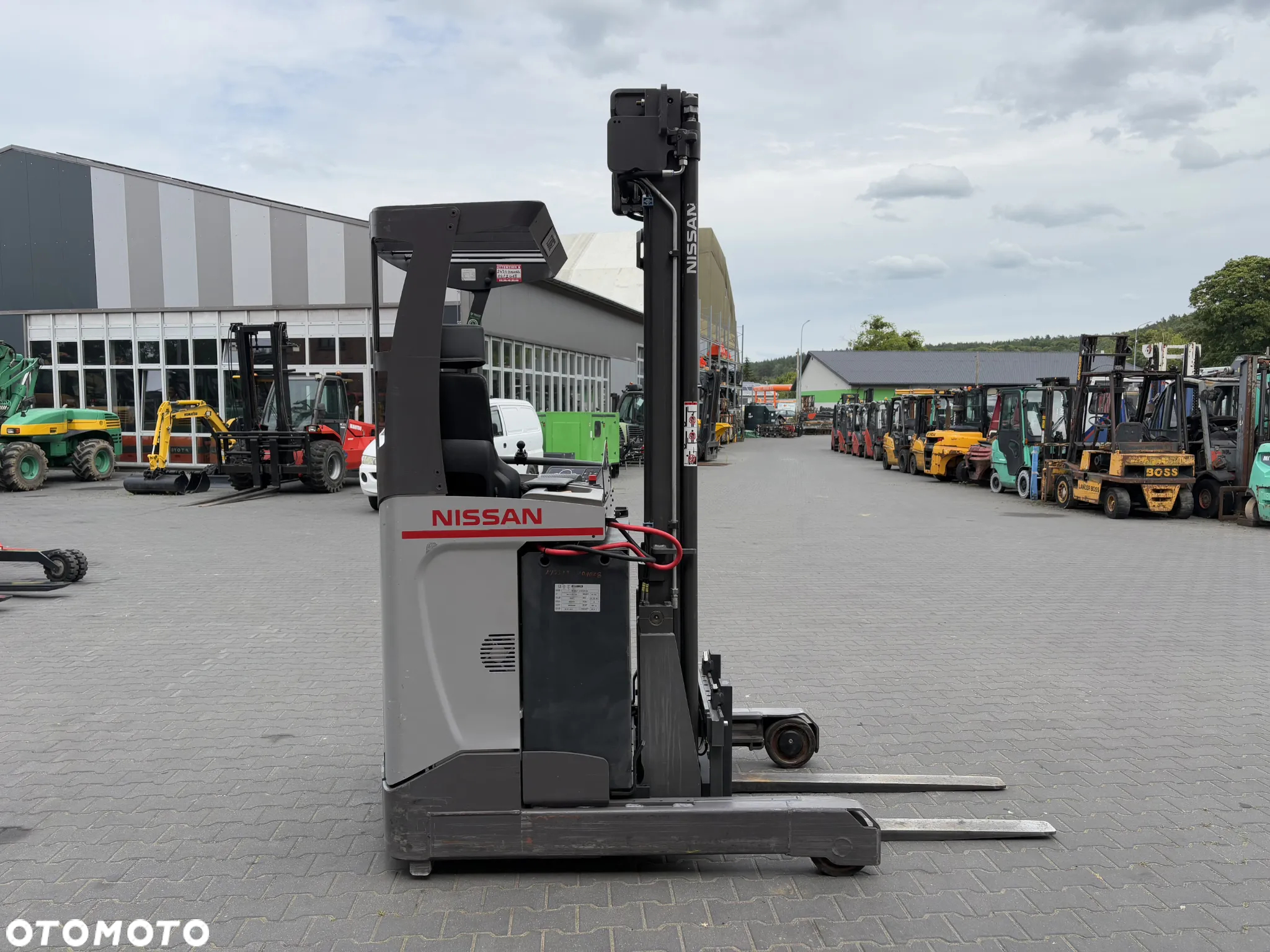 Nissan ULS120 - 6