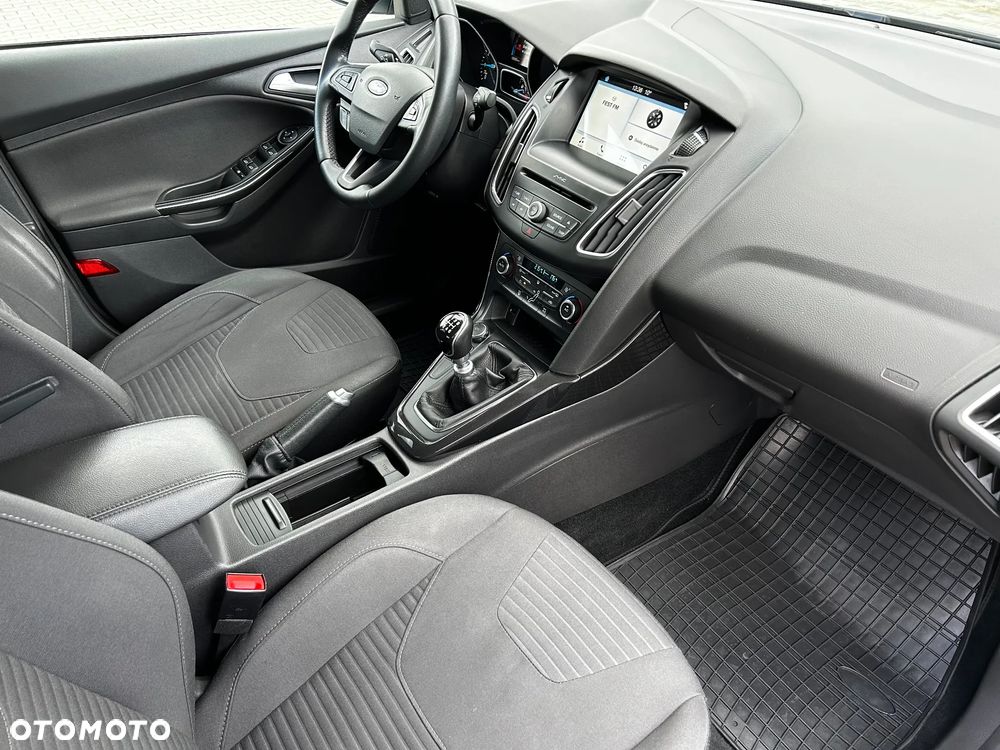 Ford Focus 1.5 EcoBoost Titanium ASS - 11