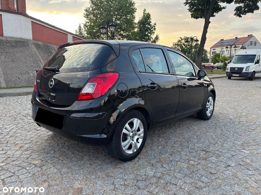 Opel Corsa 2012 photo 2