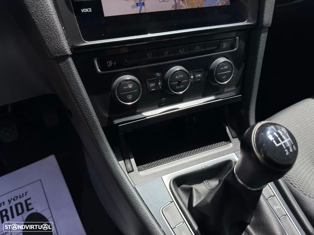 VW Golf 1.0 TSI R-Line - 15
