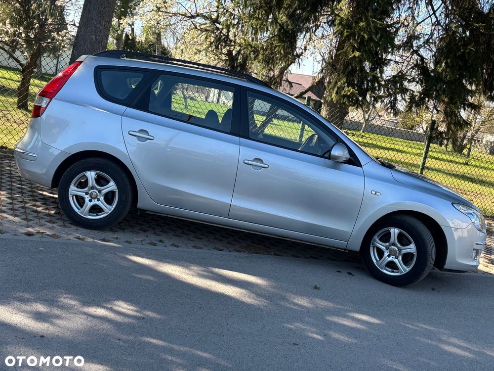 Hyundai i30 1.6 Comfort - 11