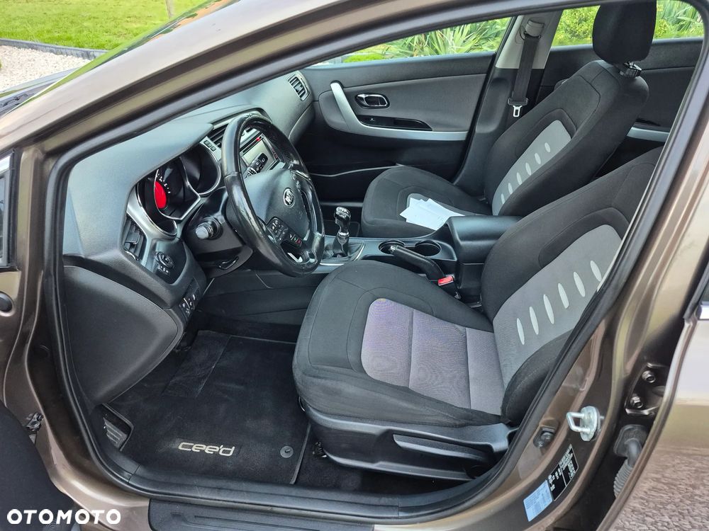 Kia Ceed - 26