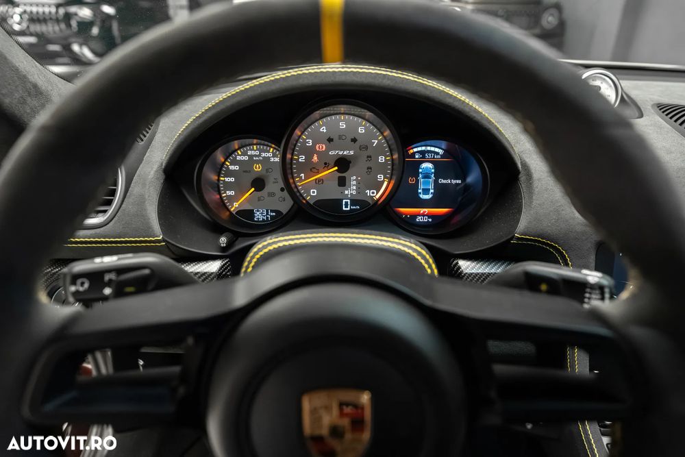 Porsche Cayman GT4 RS - 21