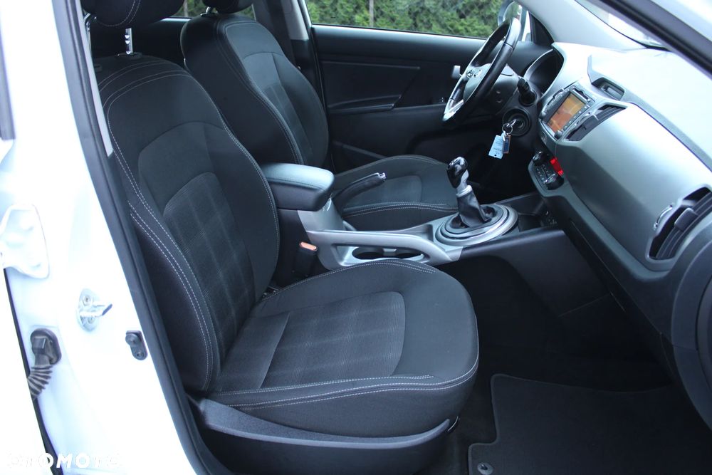 Kia Sportage 1.7 CRDI 2WD Dream-Team Edition - 29
