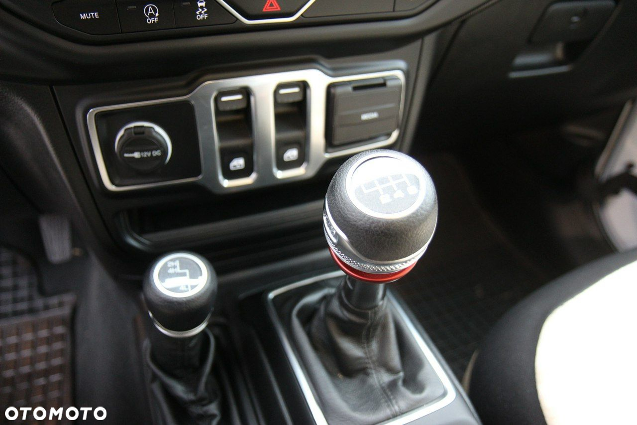 Jeep Wrangler - 26