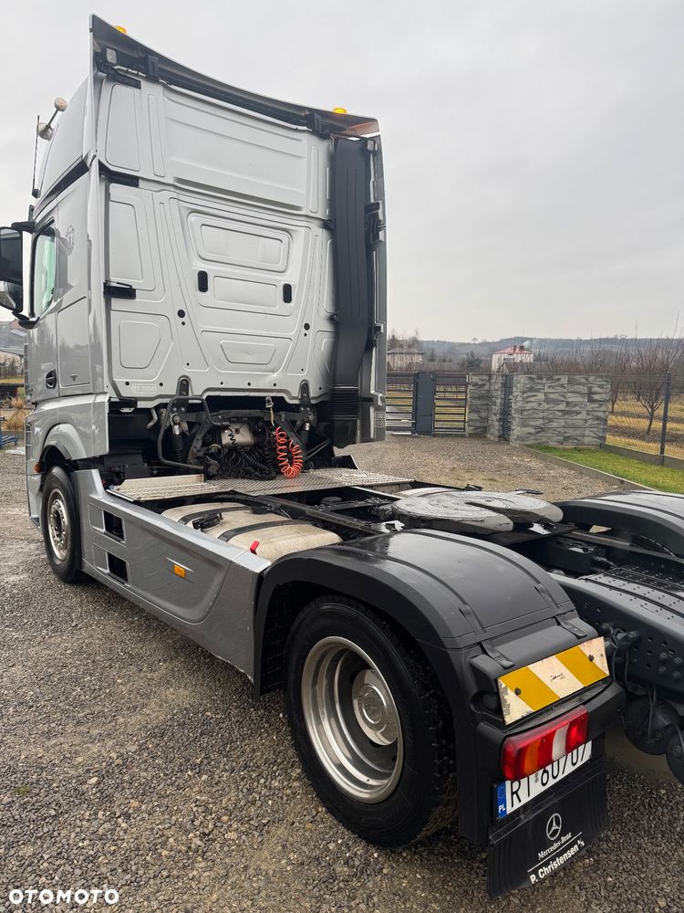 Mercedes-Benz Actros - 4