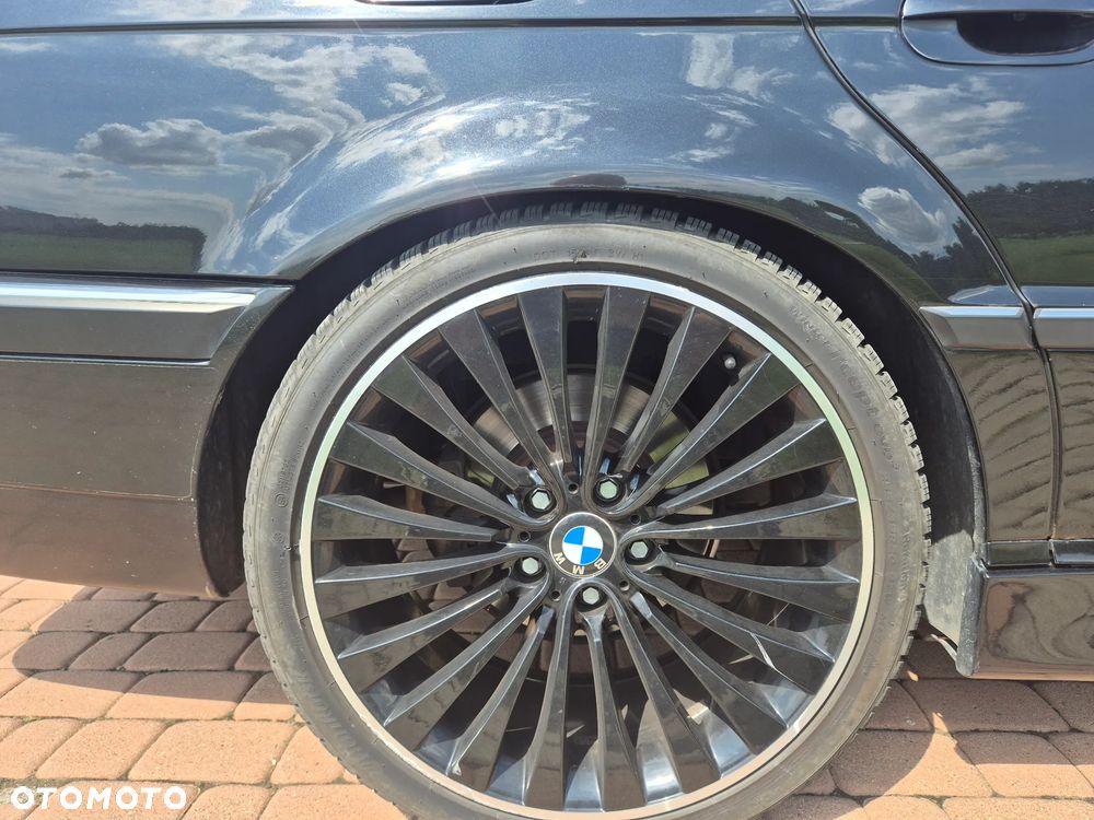 BMW Seria 7 - 12