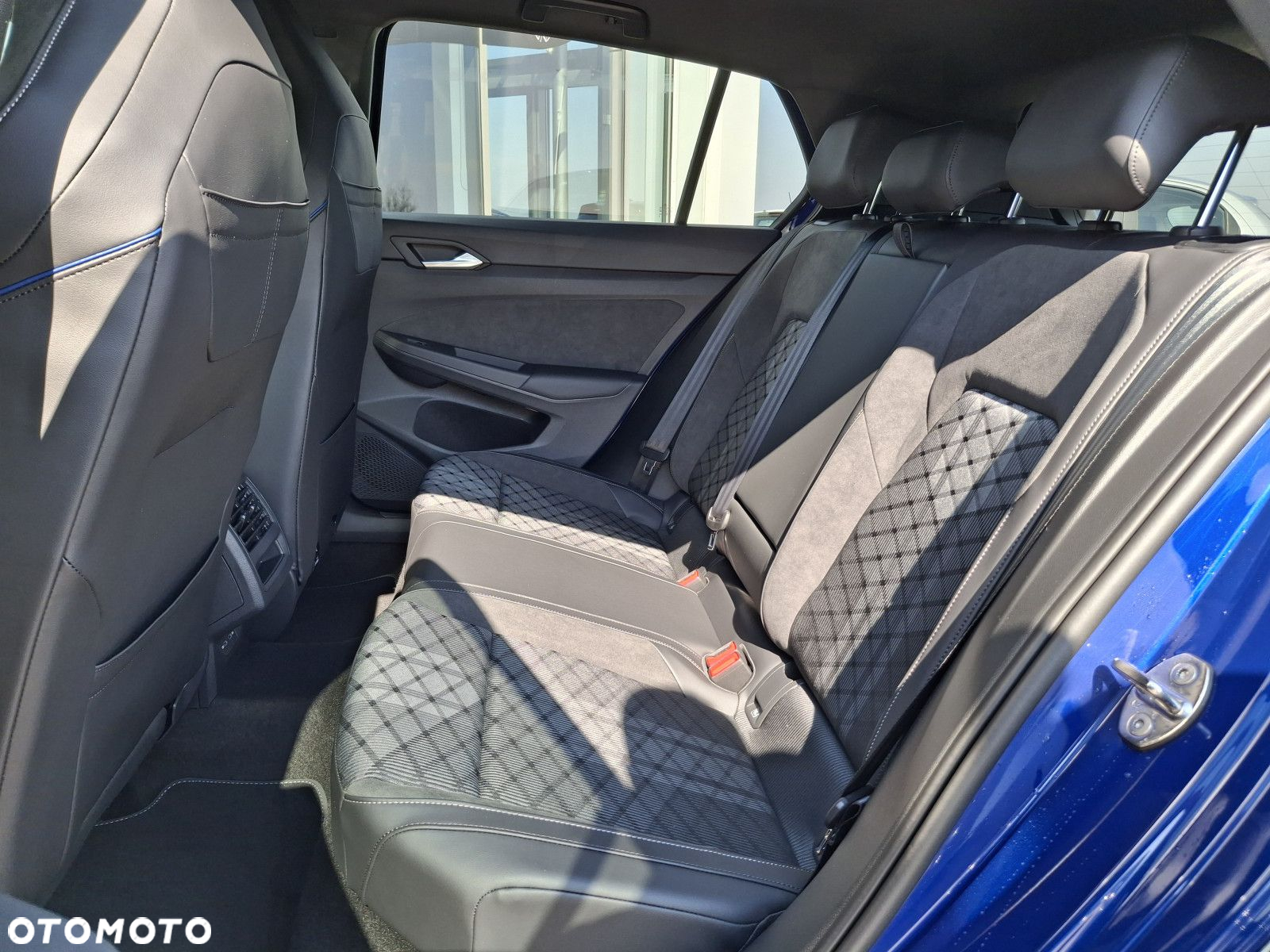 Volkswagen Golf - 12