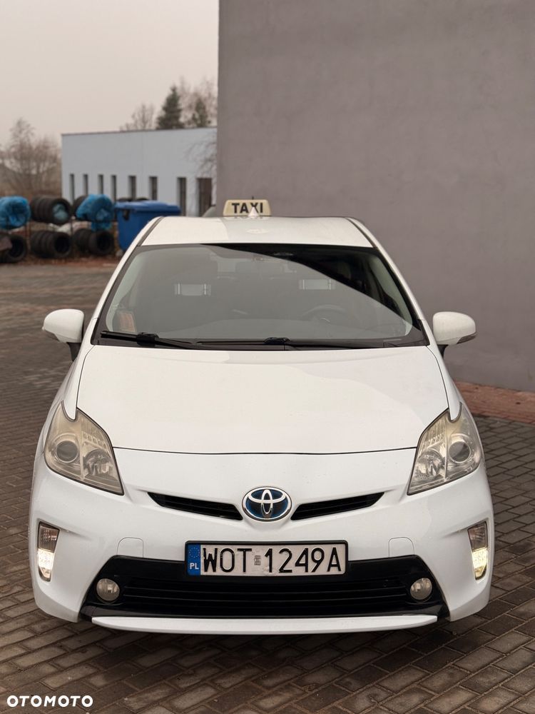 Toyota Prius (Hybrid) Comfort - 2
