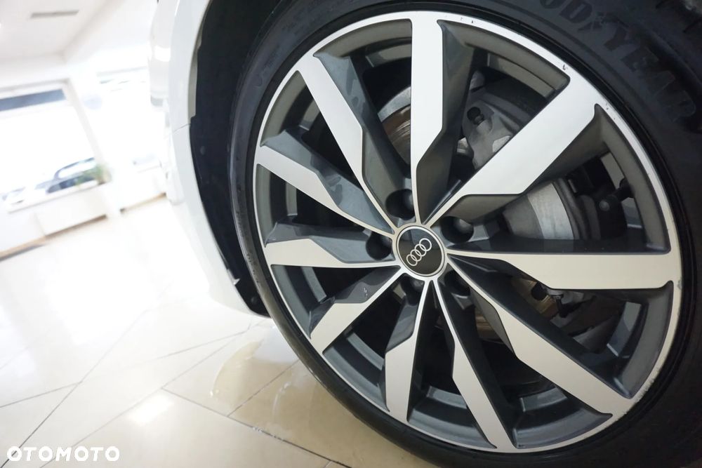 Audi A4 Avant 40 TFSI quattro S tronic - 16