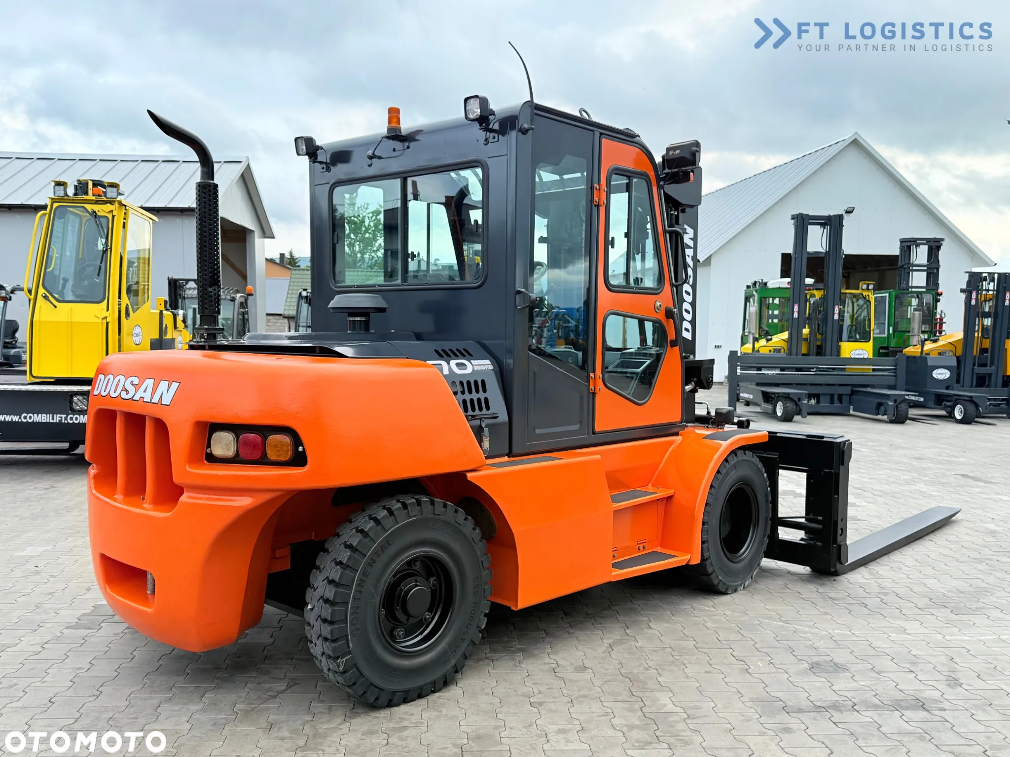 Doosan DOOSAN_DUPLEX-3000MM_PRZESUW-BOCZNY_POZYCJONER_WIDŁY-2500MM_7000KG_KABINA_JAK-NOWY - 7