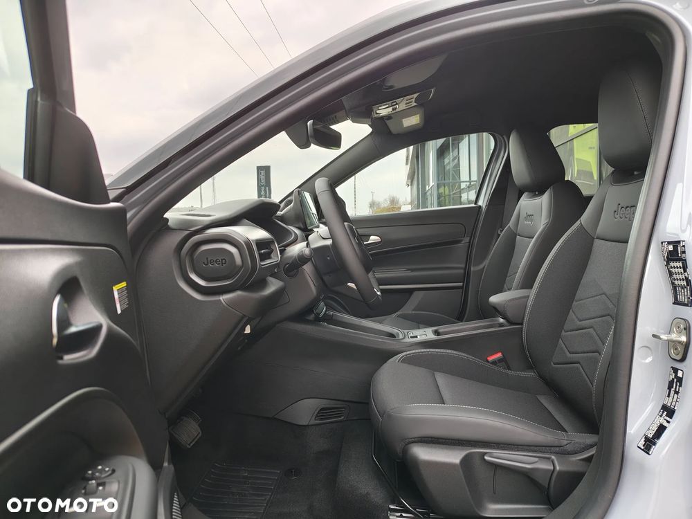 Jeep Avenger 1.2 T3 mHEV Black Edition FWD eDCT6 - 17