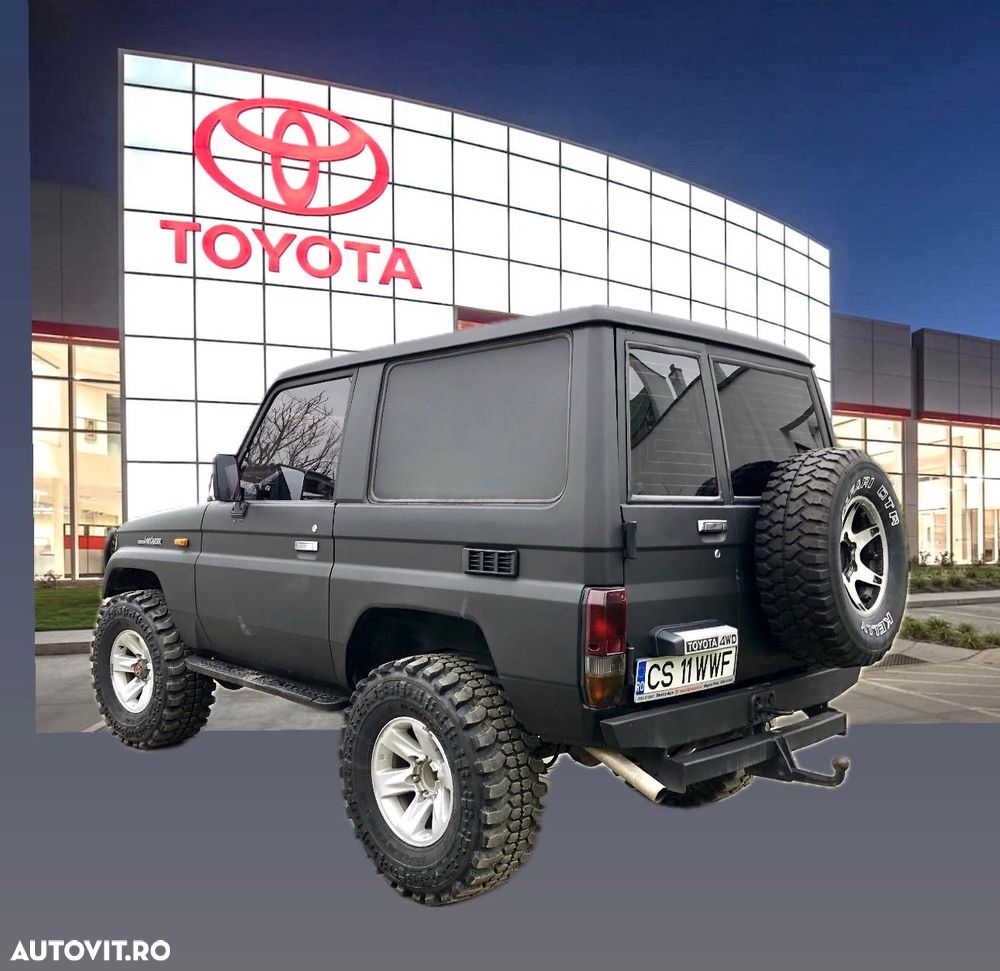 Toyota Land Cruiser - 3