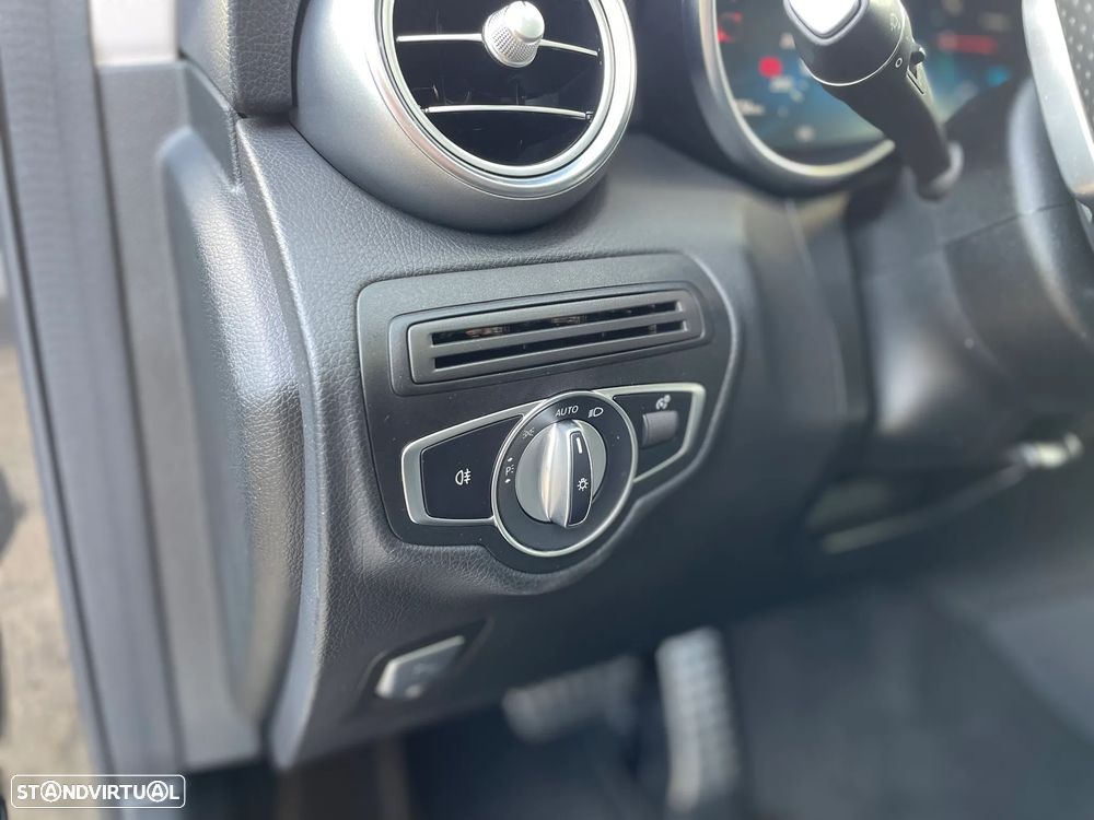 Mercedes-Benz GLC 300 e 4Matic - 28