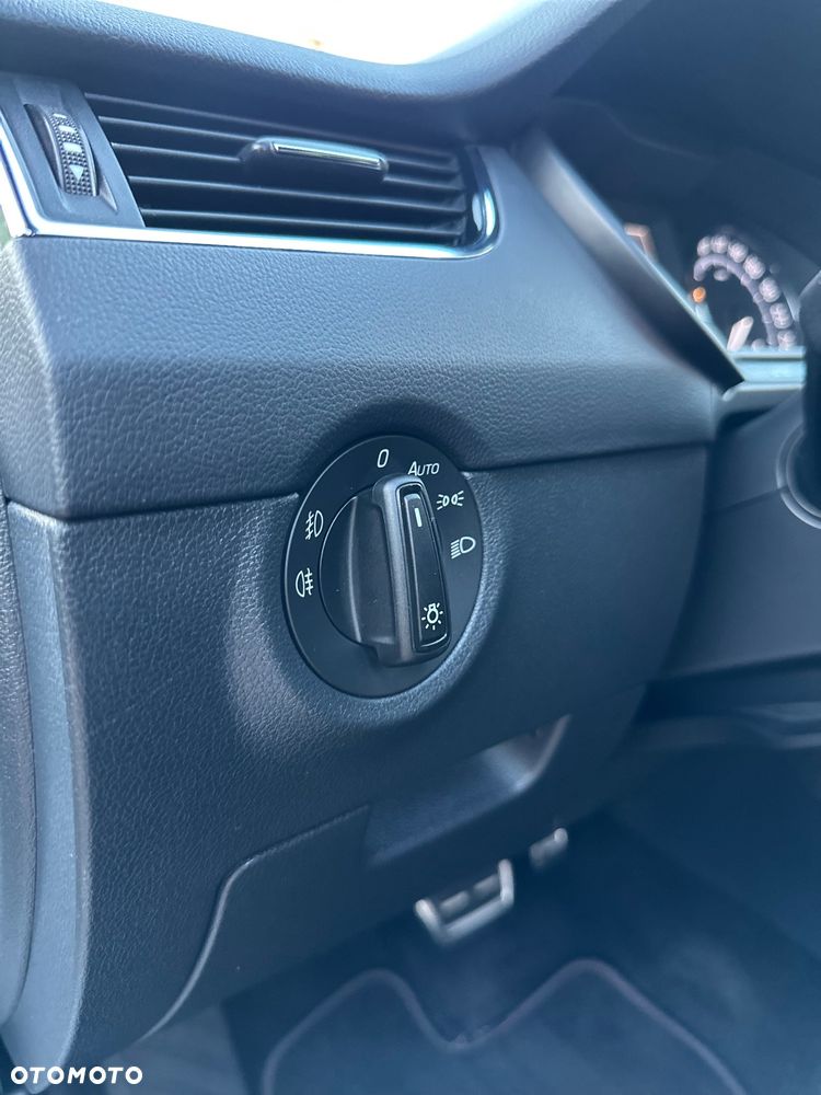 Skoda Octavia 2.0 TSI RS DSG - 23