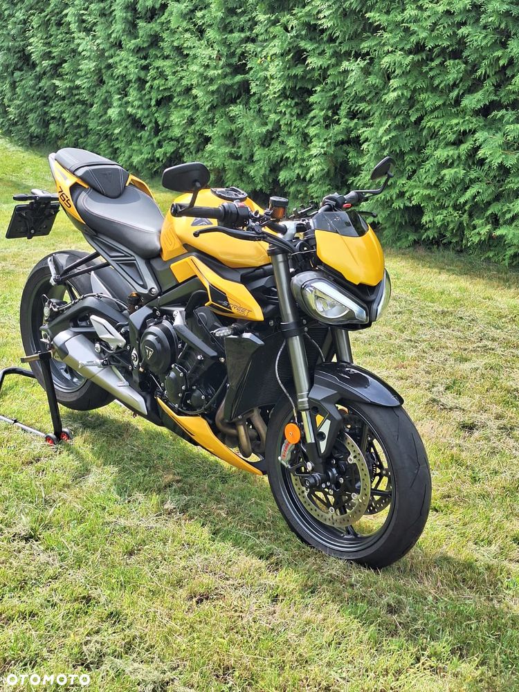 Triumph Street Triple - 9