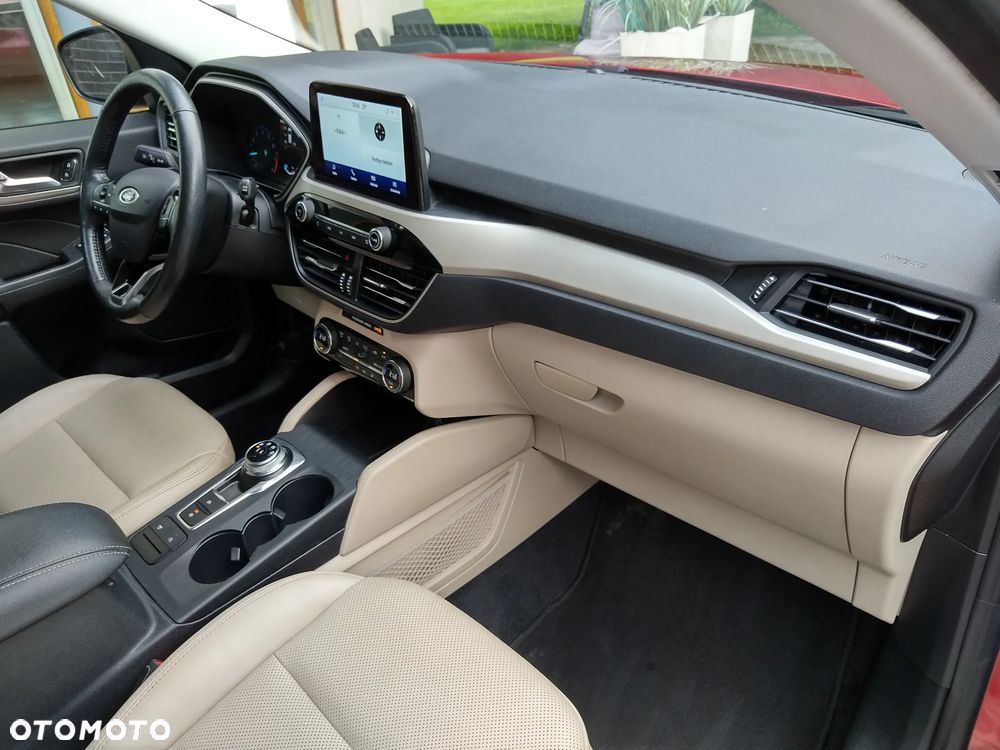 Ford Kuga - 4