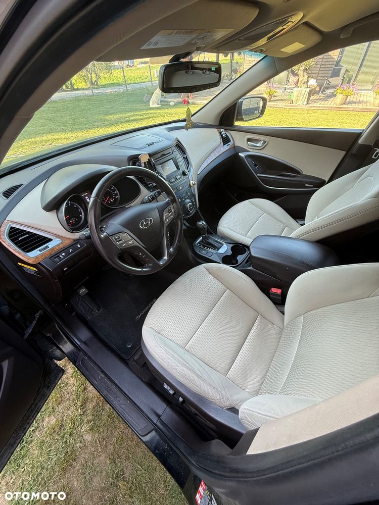 Hyundai Santa Fe 2.4 Sport Utility 2WD - 12