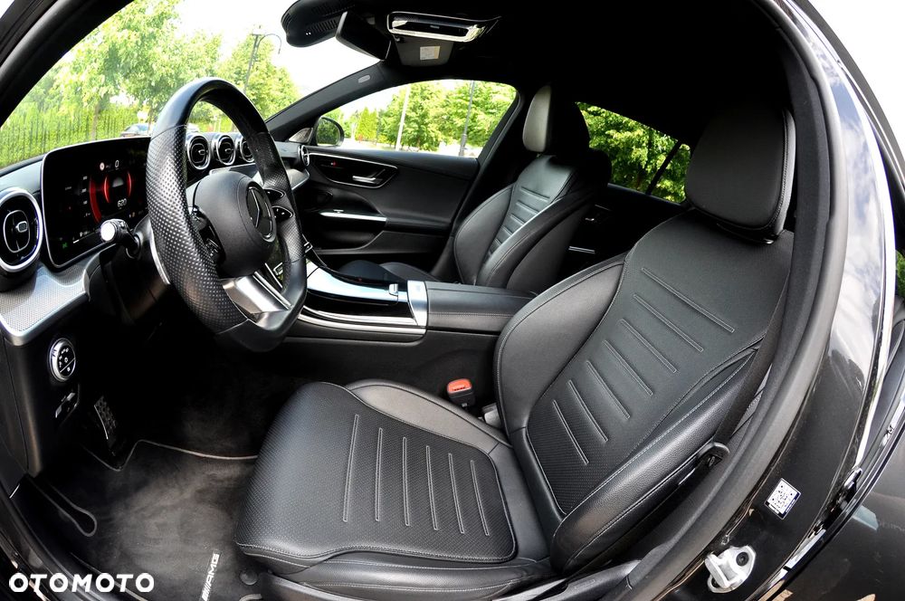 Mercedes-Benz Klasa C 200 9G-TRONIC AMG Line - 24