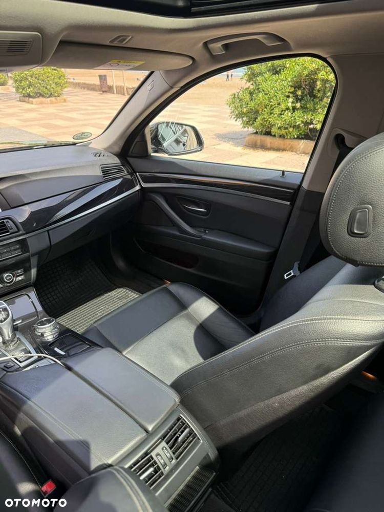 BMW Seria 5 525d Modern Line - 9